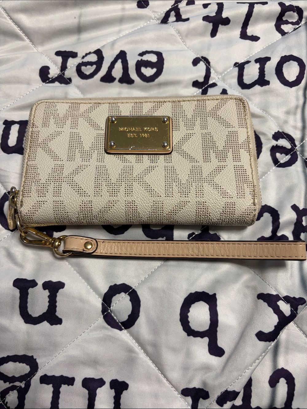 Michael Kors Wallet w/Strap